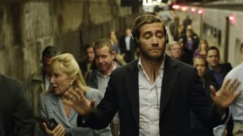 jake gyllenhaal headphones scene